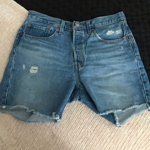 Levi’s 501 Mid Thigh Shorts